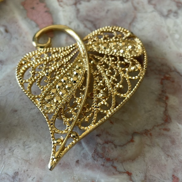 EUC~Vintage Lot Of 9 Various Sizes & Styles Of Gold Plated Beooches - Picture 8 of 11